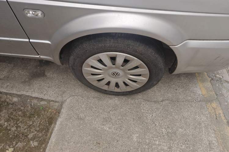Used Volkswagen Jetta 2010 1.6L Partner Right Front Wheel Hub