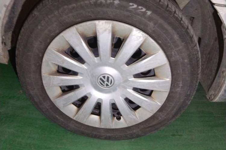 Used Volkswagen Jetta 2010 1.6L Partner Right Front Wheel Hub