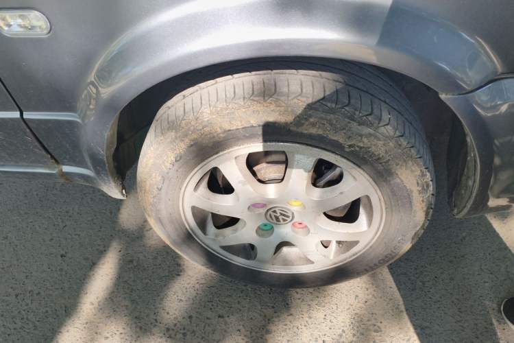 Used Volkswagen Jetta 2010 1.6L Partner Right Front Wheel Hub