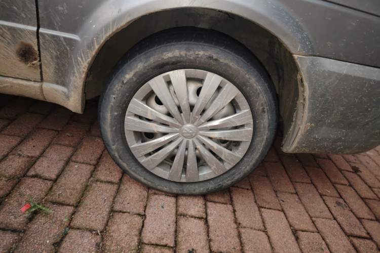 Used Volkswagen Jetta 2010 1.6L Partner Right Front Wheel Hub