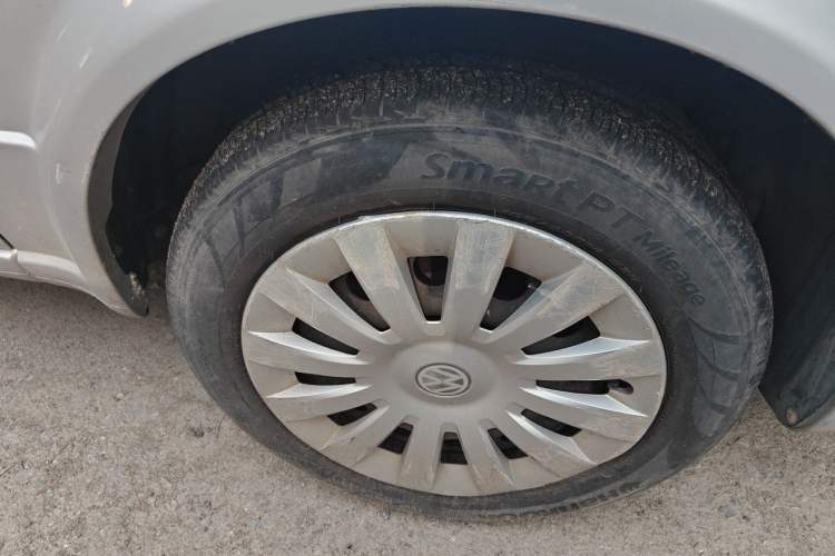 Used Volkswagen Jetta 2010 1.6L Partner Right Front Wheel Hub