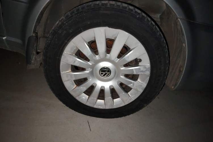 Used Volkswagen Jetta 2010 1.6L Partner Right Front Wheel Hub