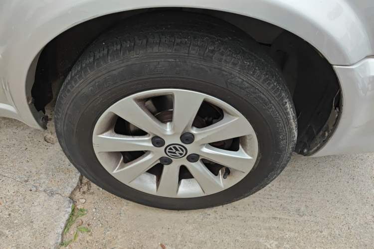 Used Volkswagen Jetta 2010 1.6L Partner Right Front Wheel Hub