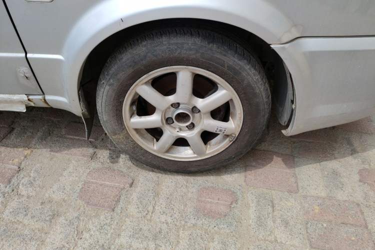 Used Volkswagen Jetta 2010 1.6L Partner Right Front Wheel Hub