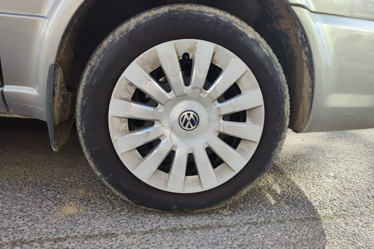 Used Volkswagen Jetta 2010 1.6L Partner Right Front Wheel Hub