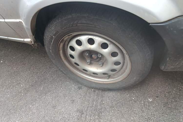 Used Volkswagen Jetta 2010 1.6L Partner Right Front Wheel Hub