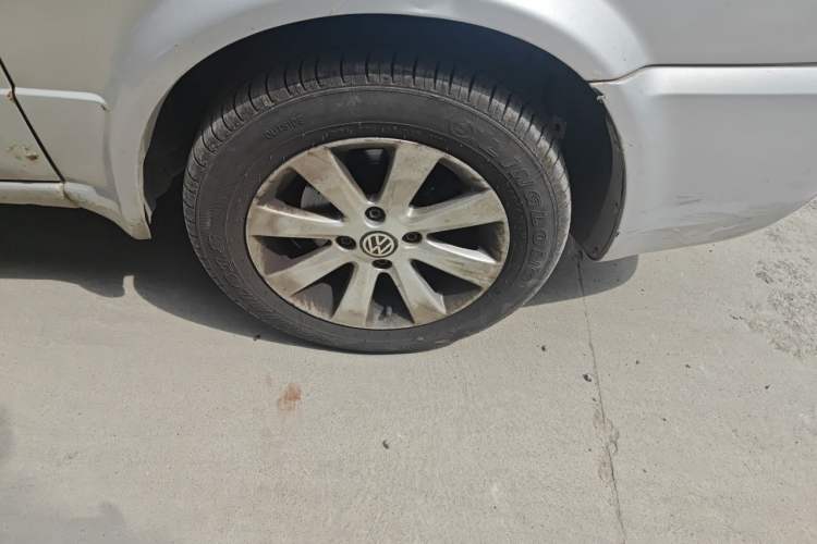 Used Volkswagen Jetta 2010 1.6L Partner Right Front Wheel Hub