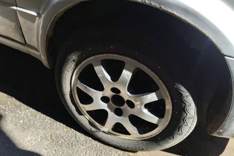 Used Volkswagen Jetta 2010 1.6L Partner Right Front Wheel Hub