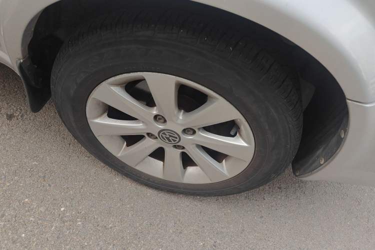 Used Volkswagen Jetta 2010 1.6L Partner Right Front Wheel Hub
