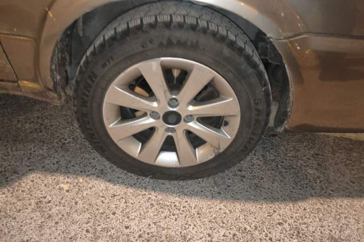 Used Volkswagen Jetta 2010 1.6L Partner Right Front Wheel Hub