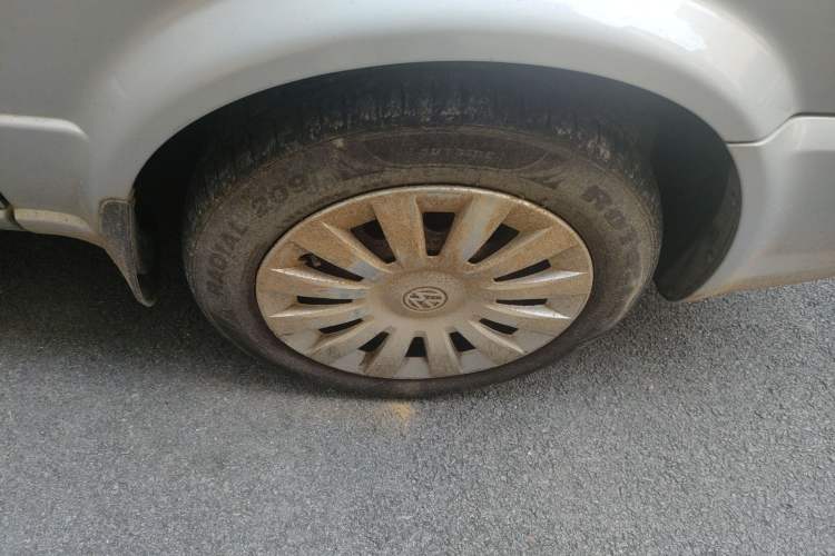 Used Volkswagen Jetta 2010 1.6L Partner Right Front Wheel Hub
