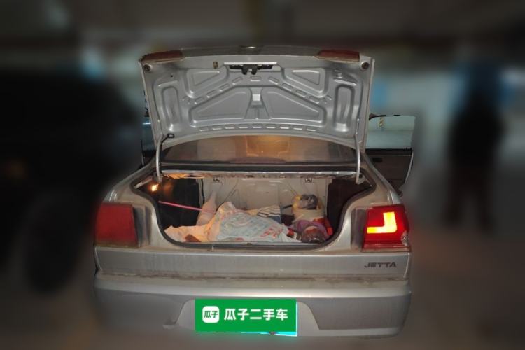 Used Volkswagen Jetta 2010 1.6L Partner Trunk