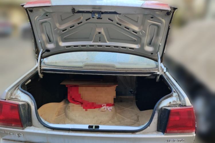 Used Volkswagen Jetta 2010 1.6L Partner Trunk