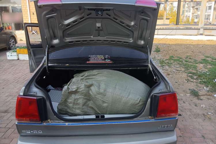 Used Volkswagen Jetta 2010 1.6L Partner Trunk