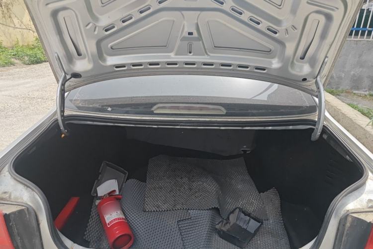 Used Volkswagen Jetta 2010 1.6L Partner Trunk
