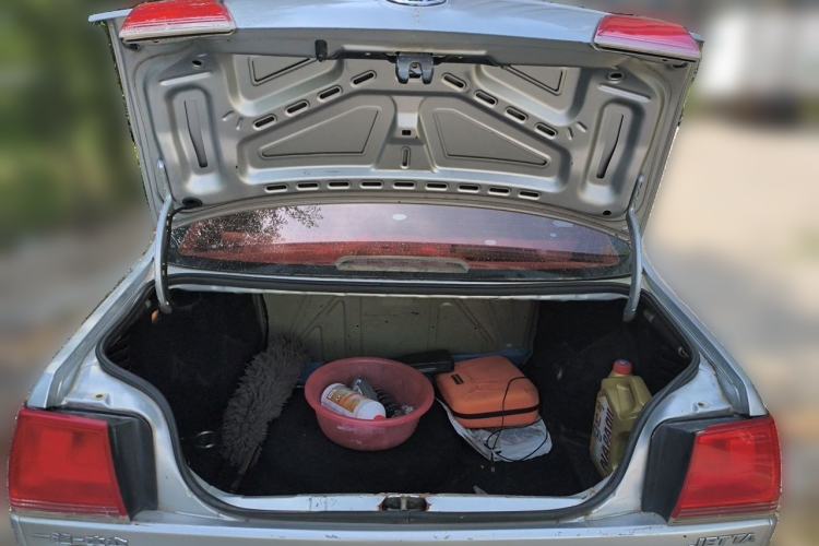Used Volkswagen Jetta 2010 1.6L Partner Trunk