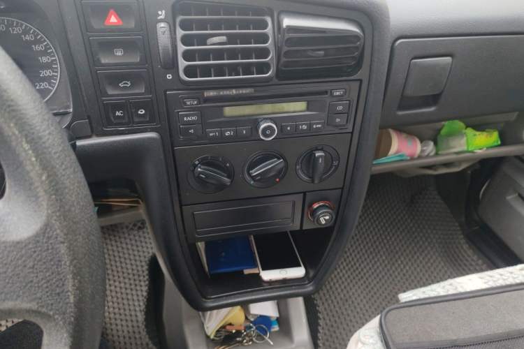 Used Volkswagen Jetta 2010 1.6L Partner Audio And AC Panel