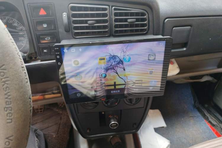 Used Volkswagen Jetta 2010 1.6L Partner Audio And AC Panel