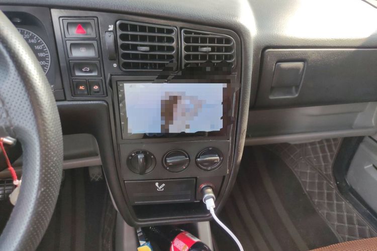 Used Volkswagen Jetta 2010 1.6L Partner Audio And AC Panel