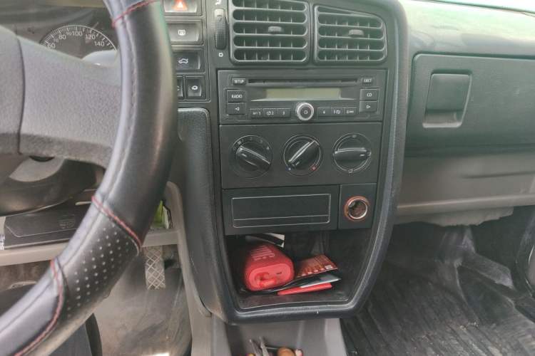 Used Volkswagen Jetta 2010 1.6L Partner Audio And AC Panel