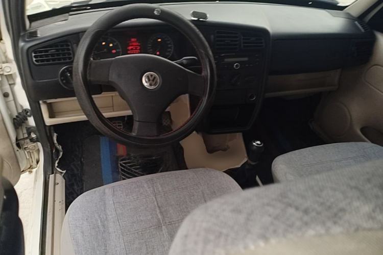Used Volkswagen Jetta 2010 1.6L Vanguard Center Console