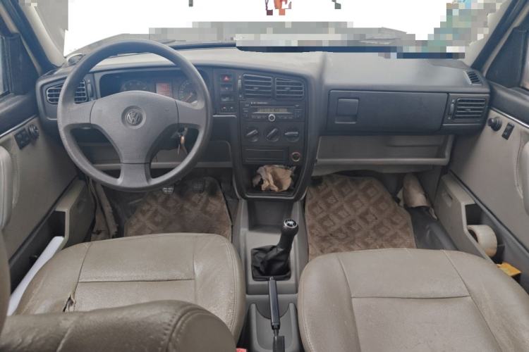Used Volkswagen Jetta 2010 1.6L Partner Center Console