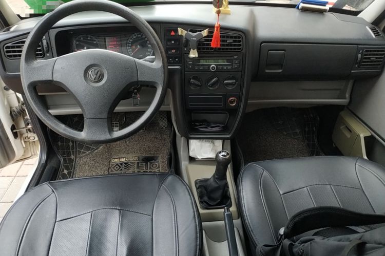 Used Volkswagen Jetta 2010 1.6L Partner Center Console