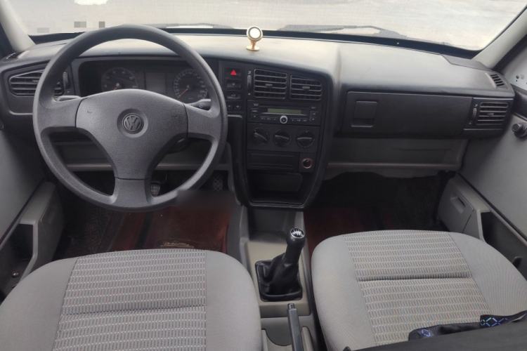 Used Volkswagen Jetta 2010 1.6L Partner Center Console