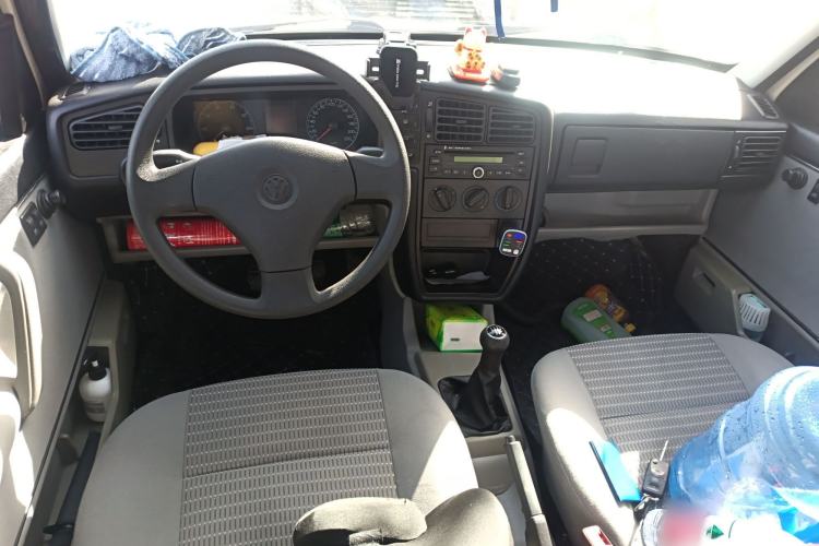 Used Volkswagen Jetta 2010 1.6L Partner Center Console