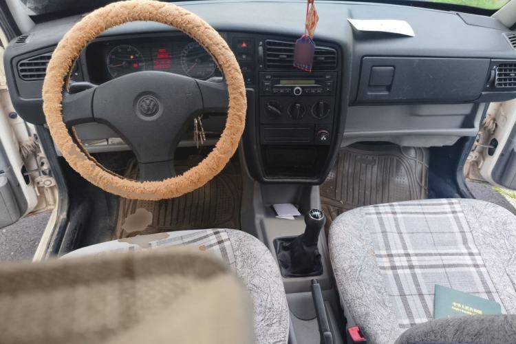 Used Volkswagen Jetta 2010 1.6L Partner Center Console
