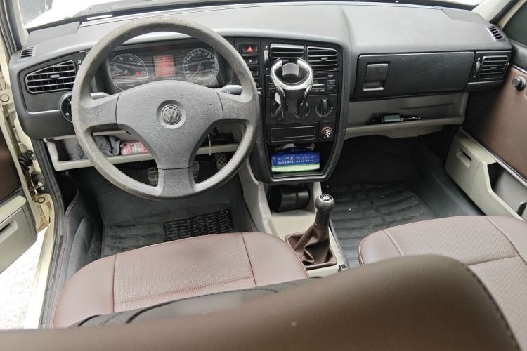 Used Volkswagen Jetta 2010 1.6L Partner Center Console