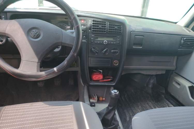 Used Volkswagen Jetta 2010 1.6L Partner Center Console