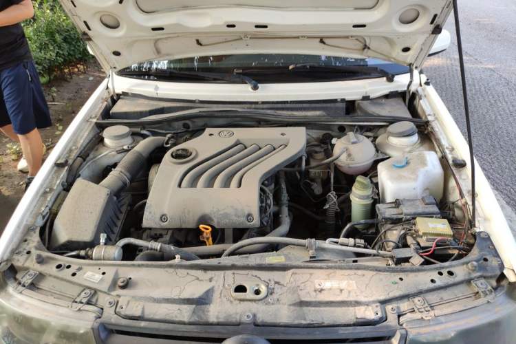 Used Volkswagen Jetta 2010 1.6L Partner Engine Bay