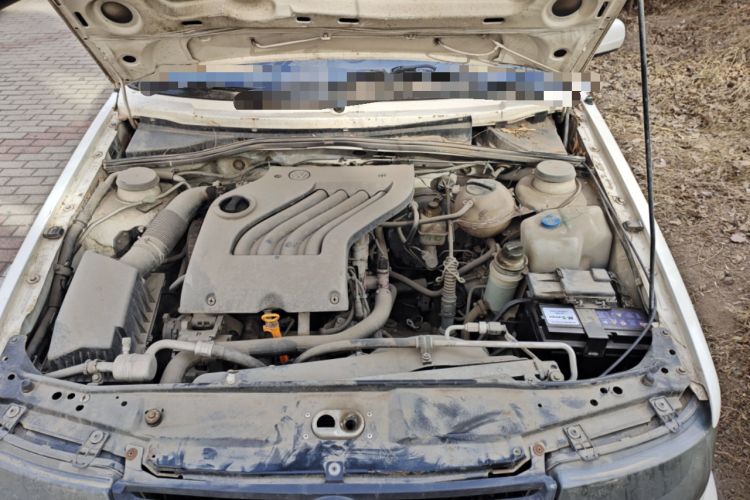Used Volkswagen Jetta 2010 1.6L Partner Engine Bay