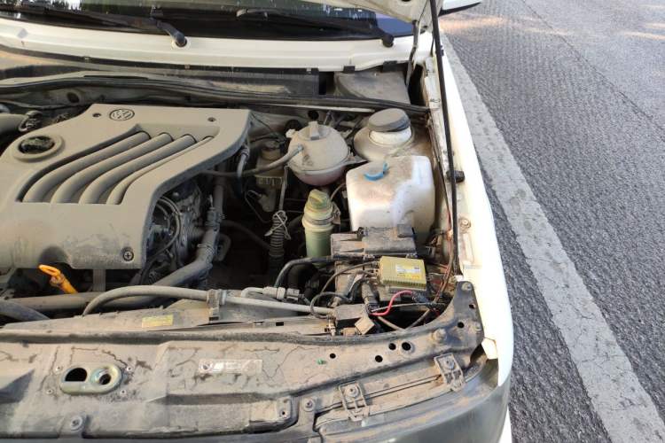 Used Volkswagen Jetta 2010 1.6L Partner Engine Bay Left