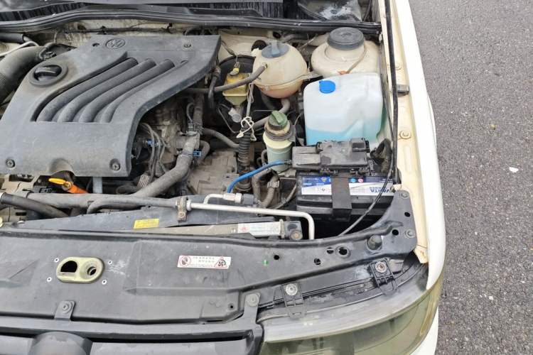 Used Volkswagen Jetta 2010 1.6L Partner Engine Bay Left