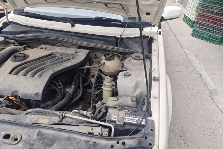 Used Volkswagen Jetta 2010 1.6L Partner Engine Bay Left