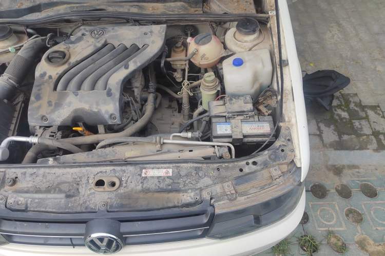 Used Volkswagen Jetta 2010 1.6L Partner Engine Bay Left