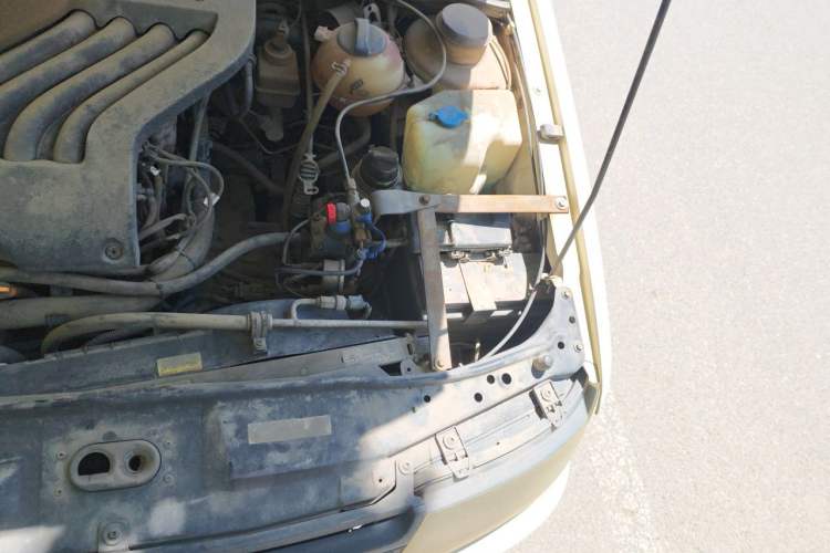 Used Volkswagen Jetta 2010 1.6L Partner Engine Bay Left
