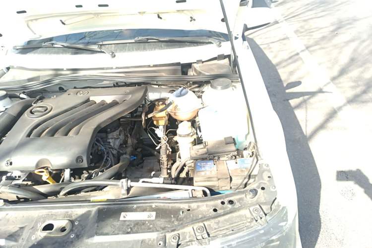 Used Volkswagen Jetta 2010 1.6L Partner Engine Bay Left