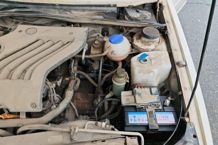 Used Volkswagen Jetta 2010 1.6L Partner Engine Bay Left