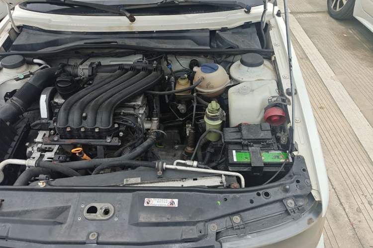 Used Volkswagen Jetta 2010 1.6L Partner Engine Bay Left