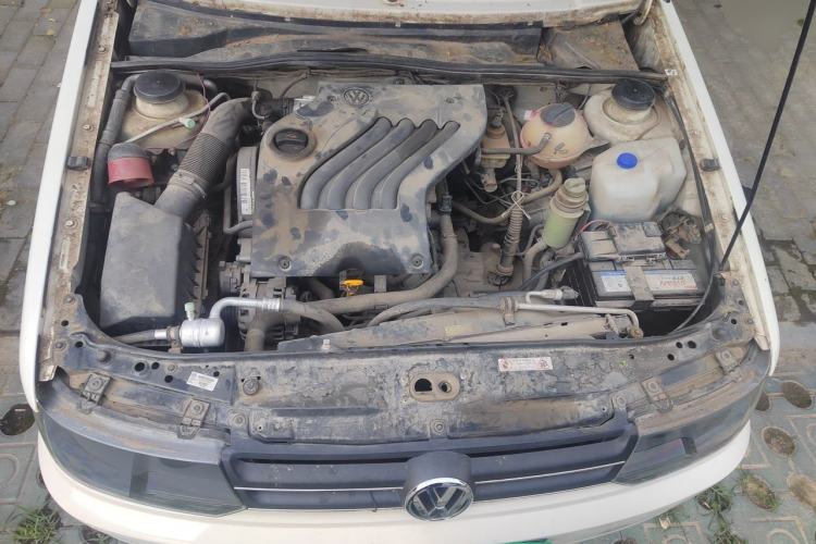 Used Volkswagen Jetta 2010 1.6L Partner Engine Bay