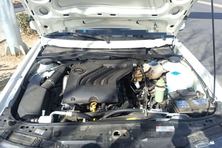 Used Volkswagen Jetta 2010 1.6L Partner Engine Bay