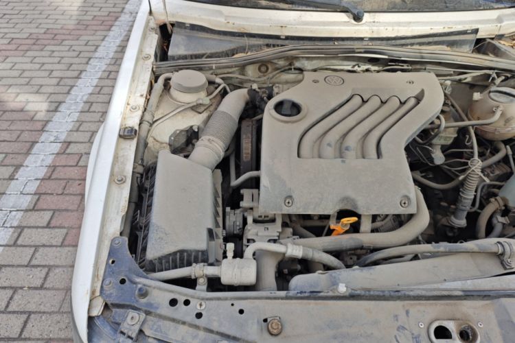 Used Volkswagen Jetta 2010 1.6L Partner Engine Bay Right