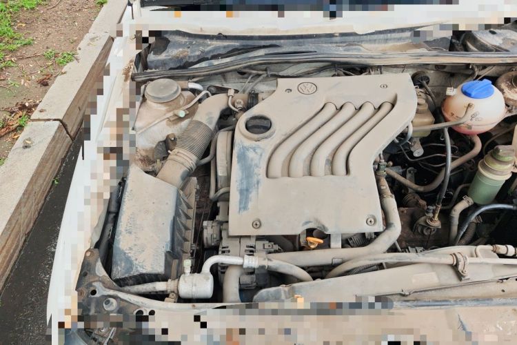 Used Volkswagen Jetta 2010 1.6L Partner Engine Bay Right