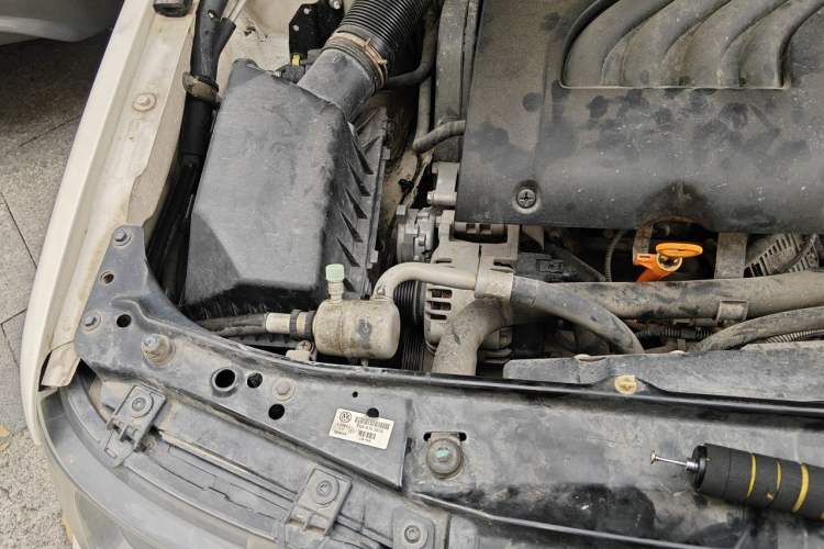 Used Volkswagen Jetta 2010 1.6L Partner Engine Bay Right