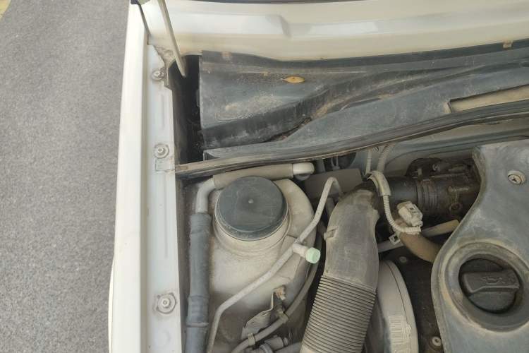 Used Volkswagen Jetta 2010 1.6L Partner Engine Bay Right