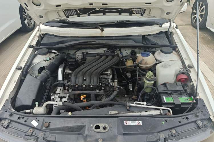 Used Volkswagen Jetta 2010 1.6L Partner Engine Bay
