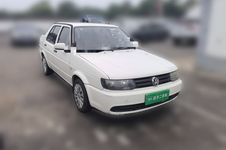 Used Volkswagen Jetta 2010 1.6L Partner Front Right 45 Deg